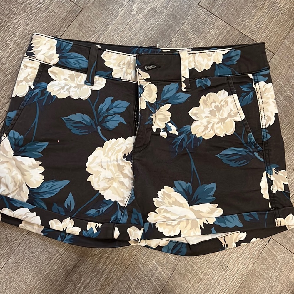 AE midi shorts